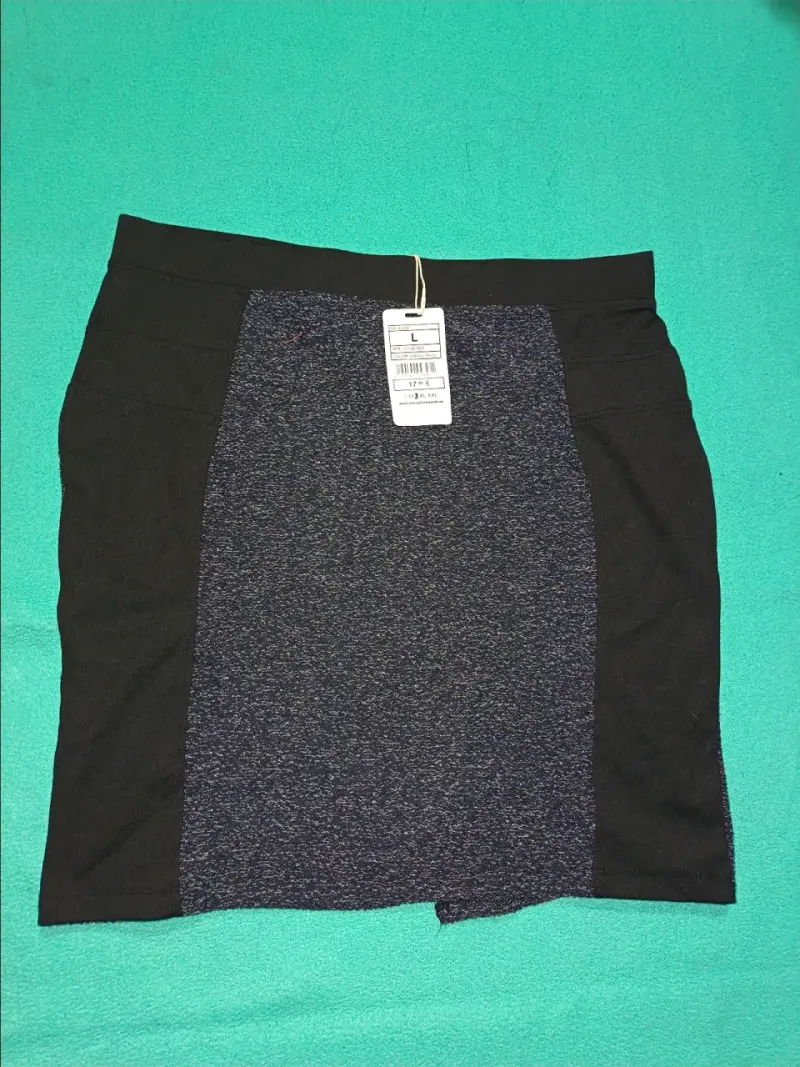 Falda negra y azul nueva - 1