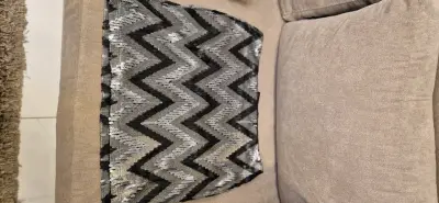 Falda con lentejuelas zigzag - miniatura 3