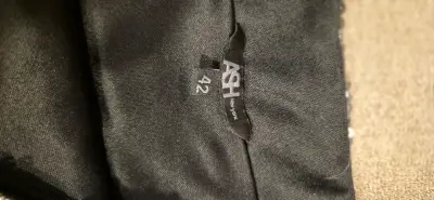 Falda con lentejuelas zigzag - miniatura 4