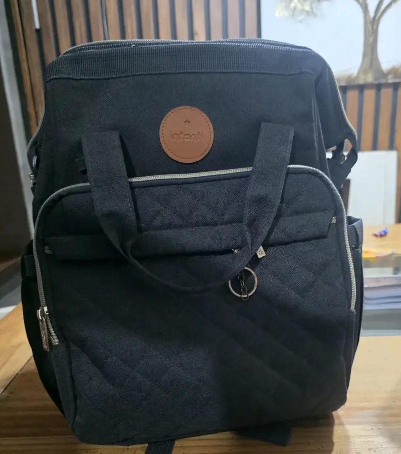 Mochila pañalera negra Infanti - 1