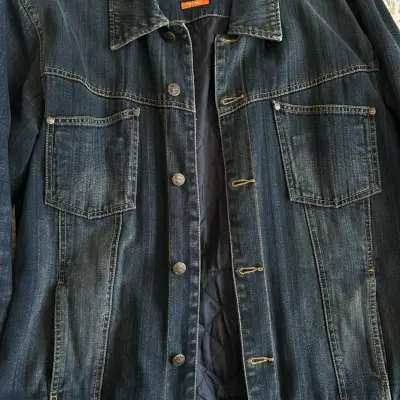 Chaqueta de mezclilla tipo vintage - miniatura 2