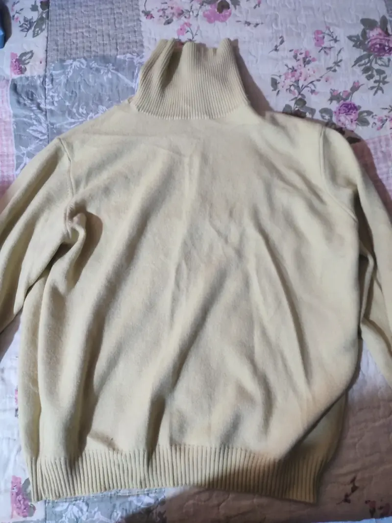 Suéter cuello alto amarillo/mostaza