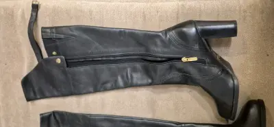 Botas negras de cuero - miniatura 5