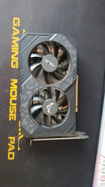 ASUS TUF Gaming GeForce GTX 1650 SUPER 4GB GDDR6 - miniatura 1