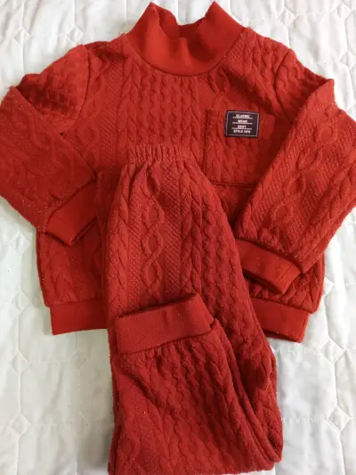 Conjunto infantil rojo tejido - miniatura 2