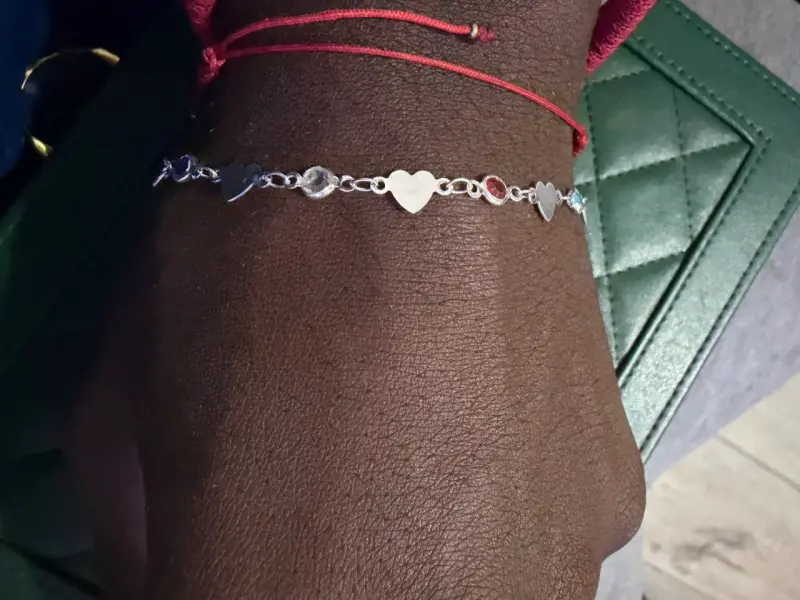 Pulsera de corazones plateada - 1