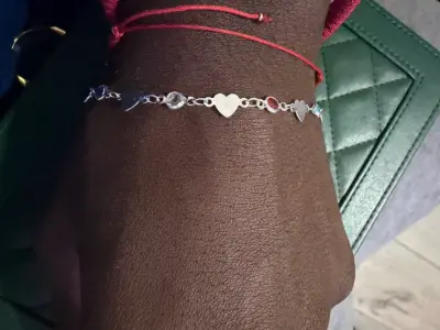 Pulsera de corazones plateada - miniatura 1