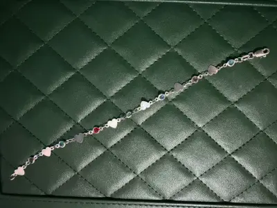 Pulsera de corazones plateada - miniatura 3