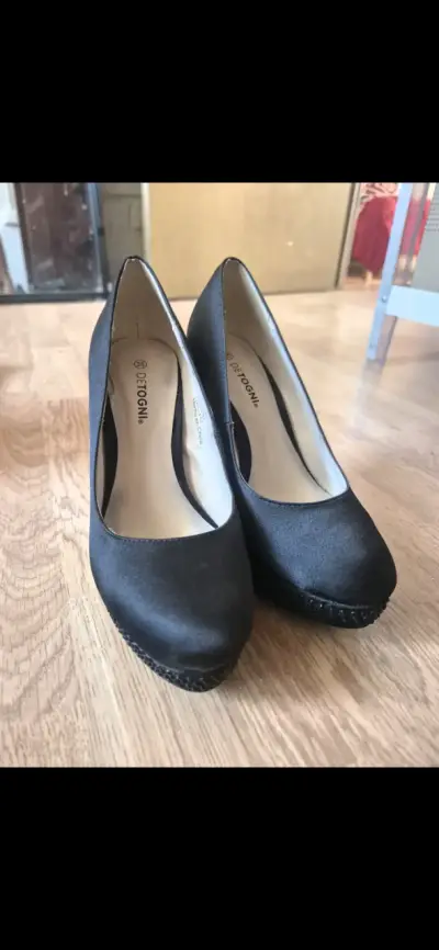 Tacones altos - miniatura 2