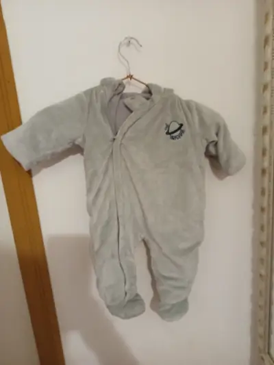 Enterito de polar gris para bebé - miniatura 1