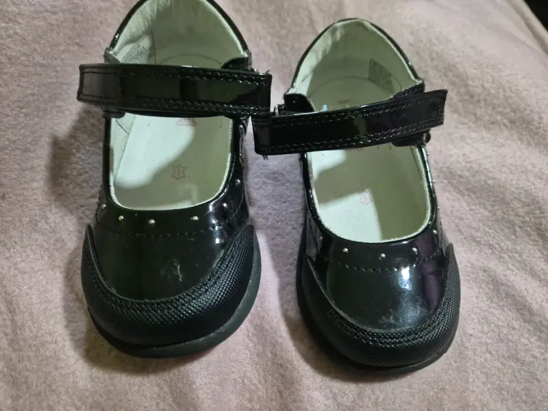 Zapatos negros de charol para niña - 2