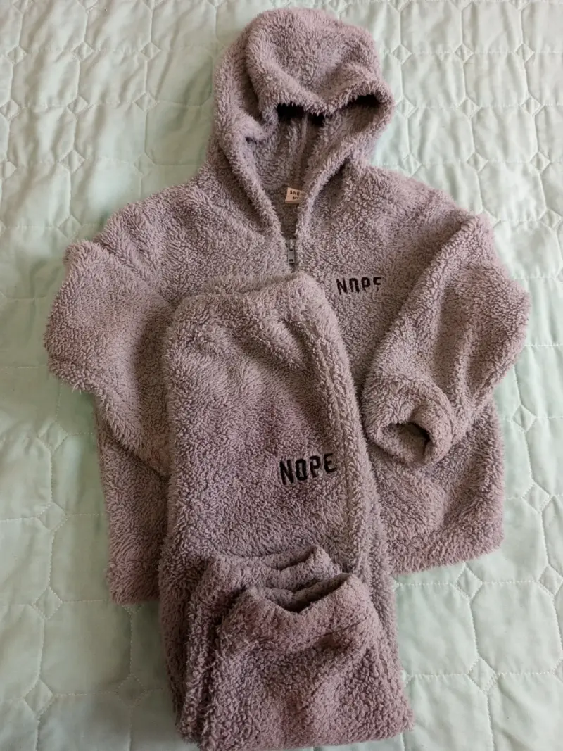 Conjunto polar con capucha gris - 1