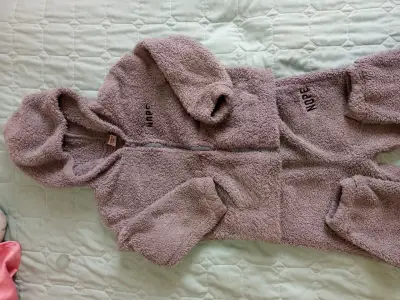 Conjunto polar con capucha gris - miniatura 2