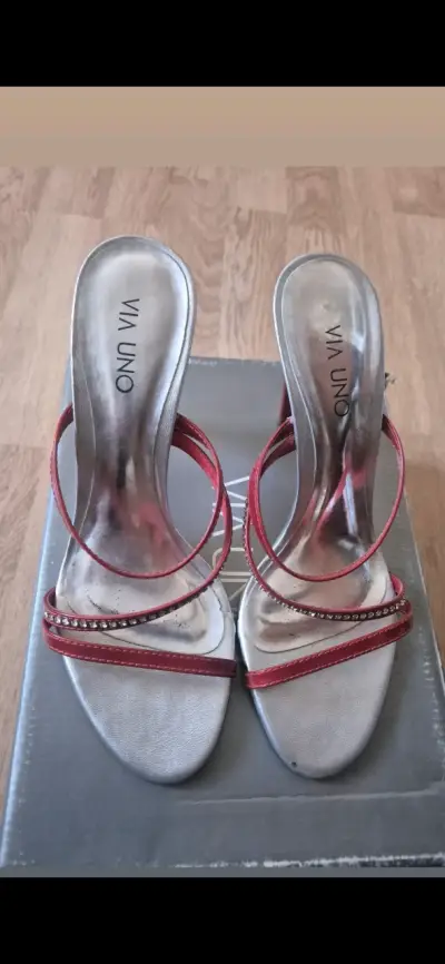 Sandalias taco alto rojas - miniatura 2
