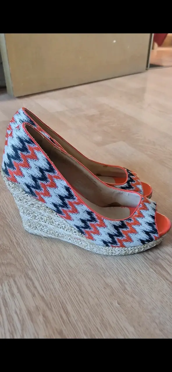 Sandalias taco alto rojas - 3