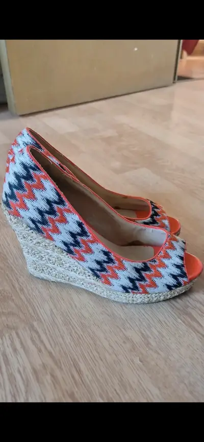 Sandalias taco alto rojas - miniatura 3