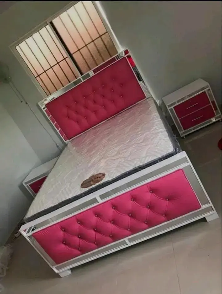 Set de cabecera y cama tapizada - 3