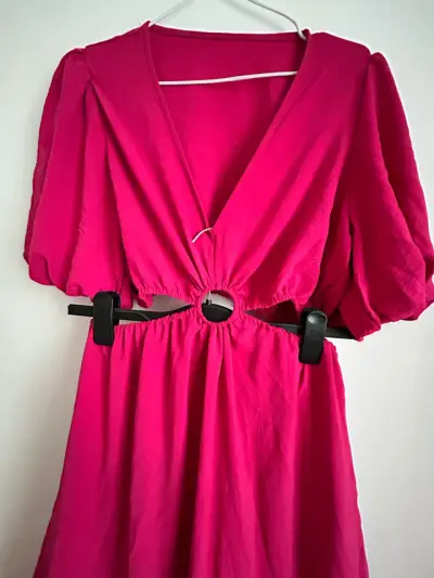Vestido fucsia elegante - miniatura 3