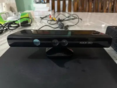 Xbox 360 Super Slim 4gb + Kinect + Juegos - miniatura 2