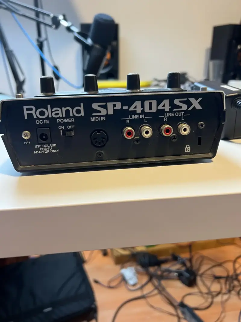 Sampler Roland SP-404SX - 6
