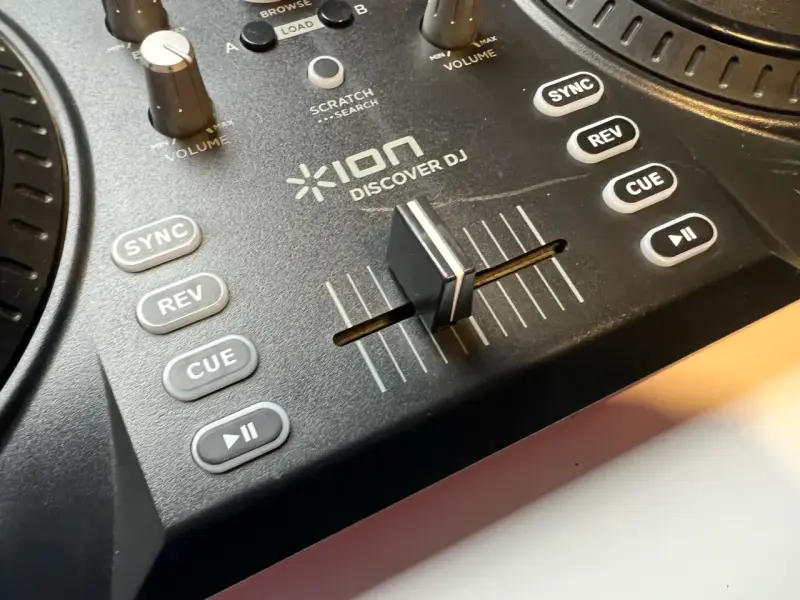 Controlador DJ Ion Discover - 4