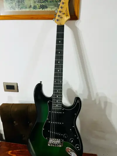Guitarra eléctrica - miniatura 3