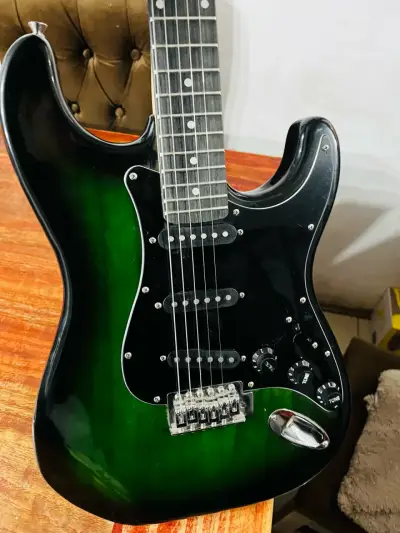 Guitarra eléctrica - miniatura 4