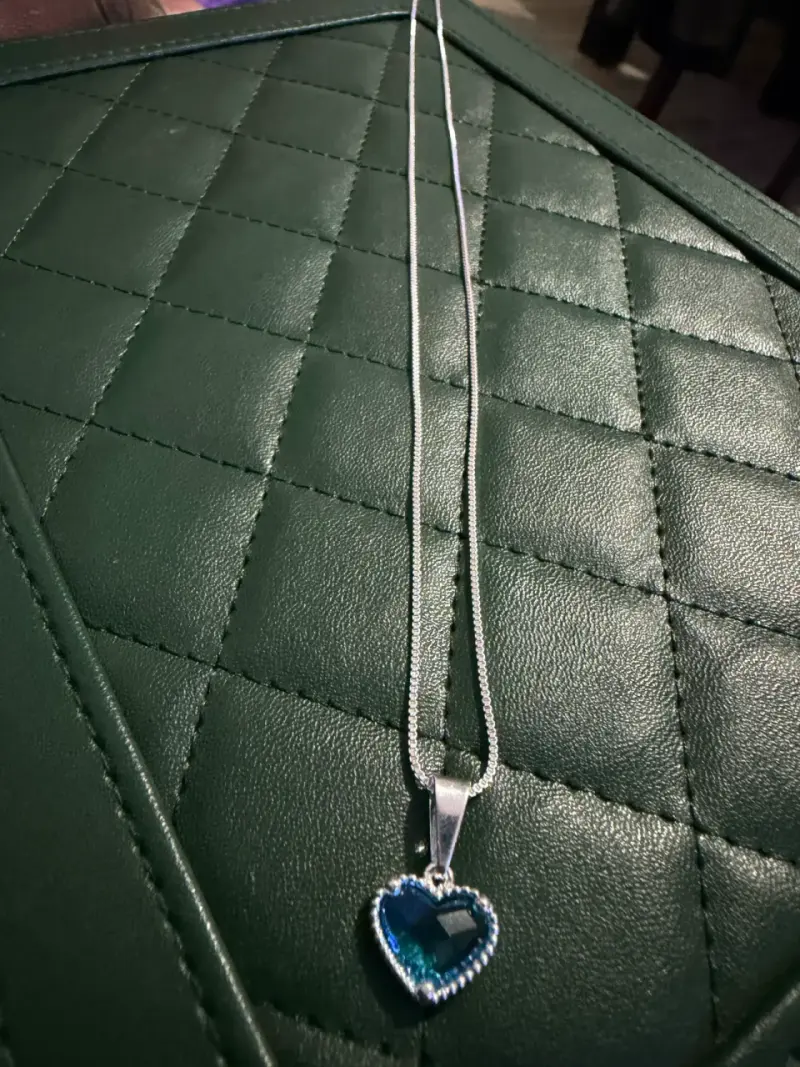 Collar con colgante de corazón azul - 2
