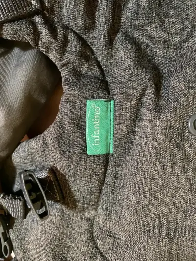 Porte bebé ergonómico negro - miniatura 2