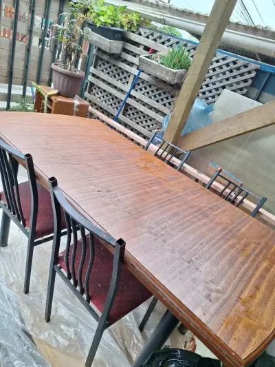Mesa de comedor con 4  sillas - miniatura 1