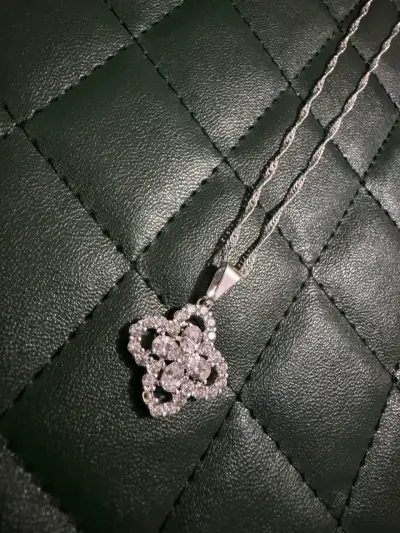 Collar con dije floral - miniatura 2