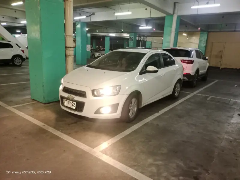 Chevrolet Sonic/Auto sedán blanco 2012 - 1