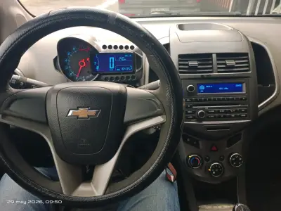 Chevrolet Sonic/Auto sedán blanco 2012 - miniatura 6