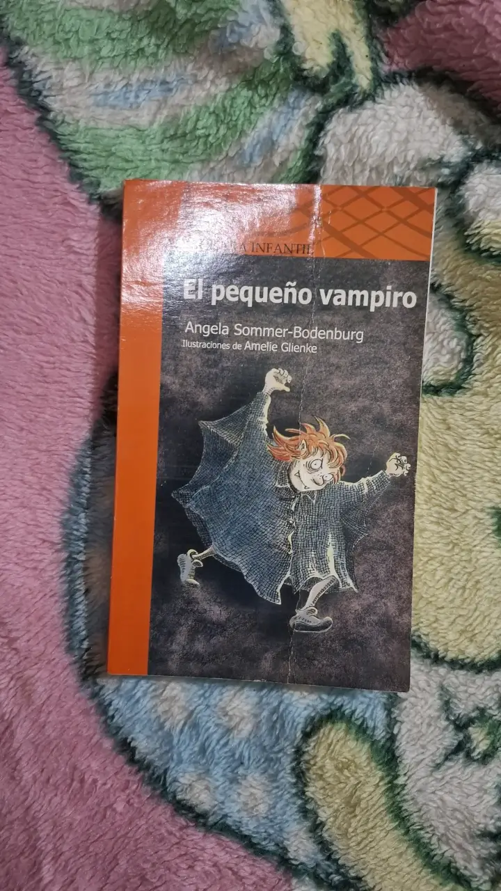 Libro infantil El pequeño vampiro
