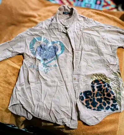 Camisa beige con estampados - miniatura 2