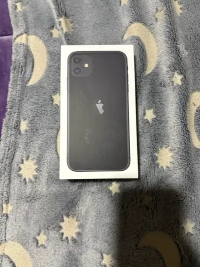 iPhone 11 Negro 128GB 76% en buen estado - miniatura 4