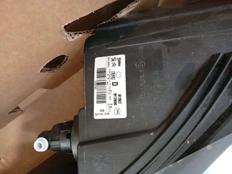 Foco Optico Del der Peugeot 301 2018-2023 Original - 2