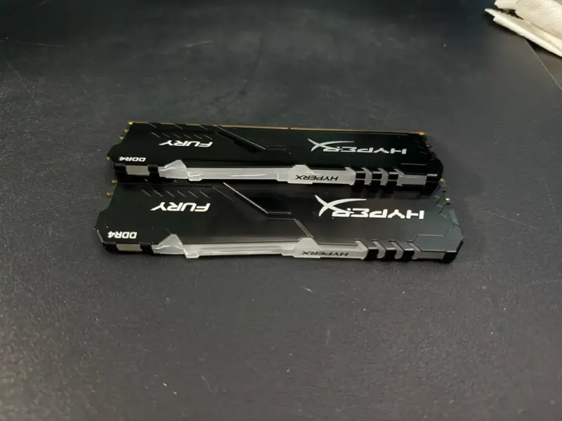 Ram HyperX Fury RGB 16GB (2x8) DDR4 3200MHz - 2