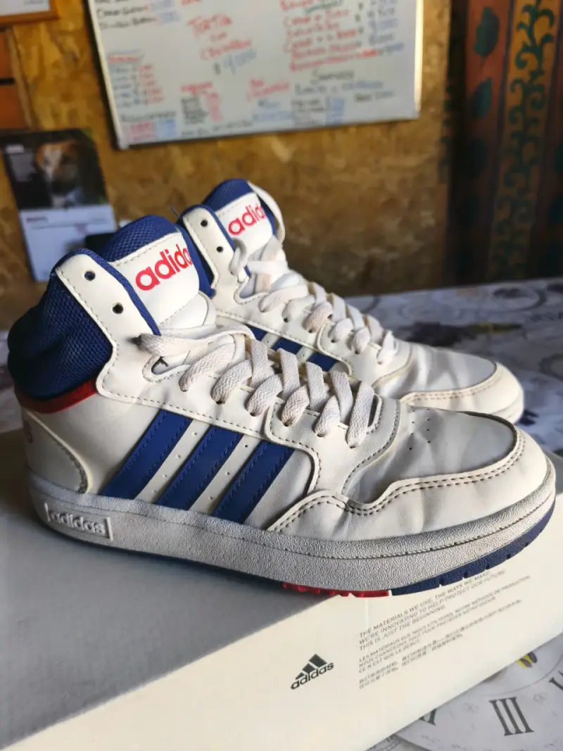 Zapatillas Adidas 37/38 niño semi nuevas - 3