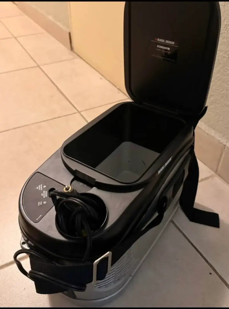 Nevera portátil Black & Decker 6L - 2