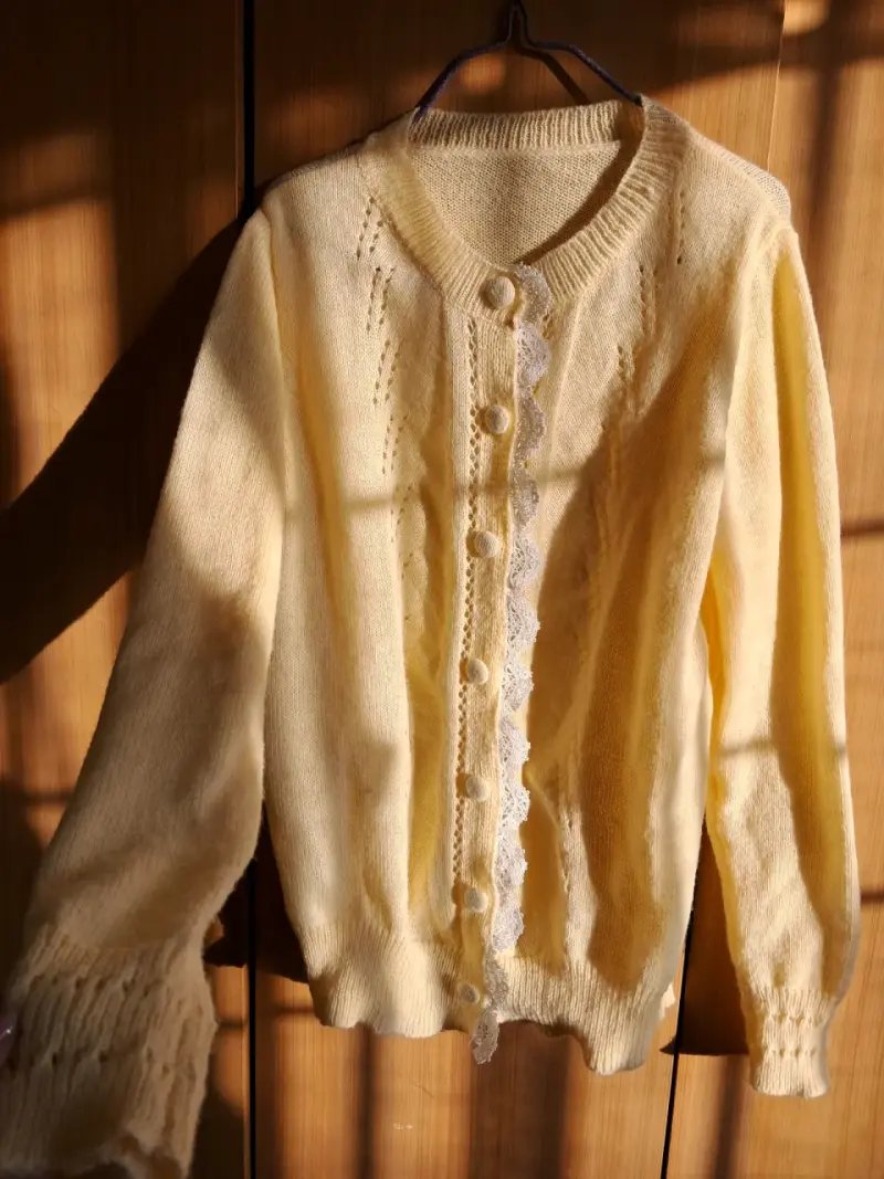 Chaleco de lana amarillo estilo coquette - 2