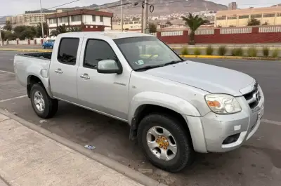 Camioneta Mazda BT-50 4*2 - miniatura 2