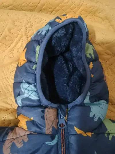 Chaqueta infantil con dinosaurios - miniatura 3