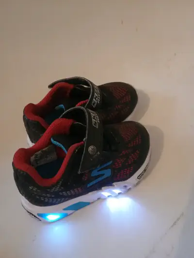 Zapatillas infantiles Skechers con luces - miniatura 4