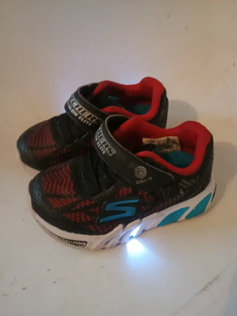 Zapatillas infantiles Skechers con luces - 6