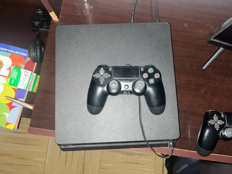 Consola de videojuegos con mando