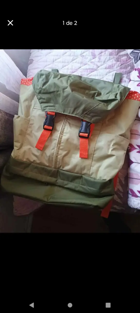 Mochila verde y beige camping - 1