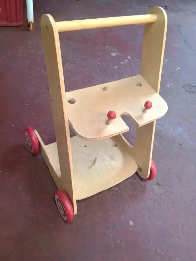 Carrito andador de madera para niños - miniatura 1