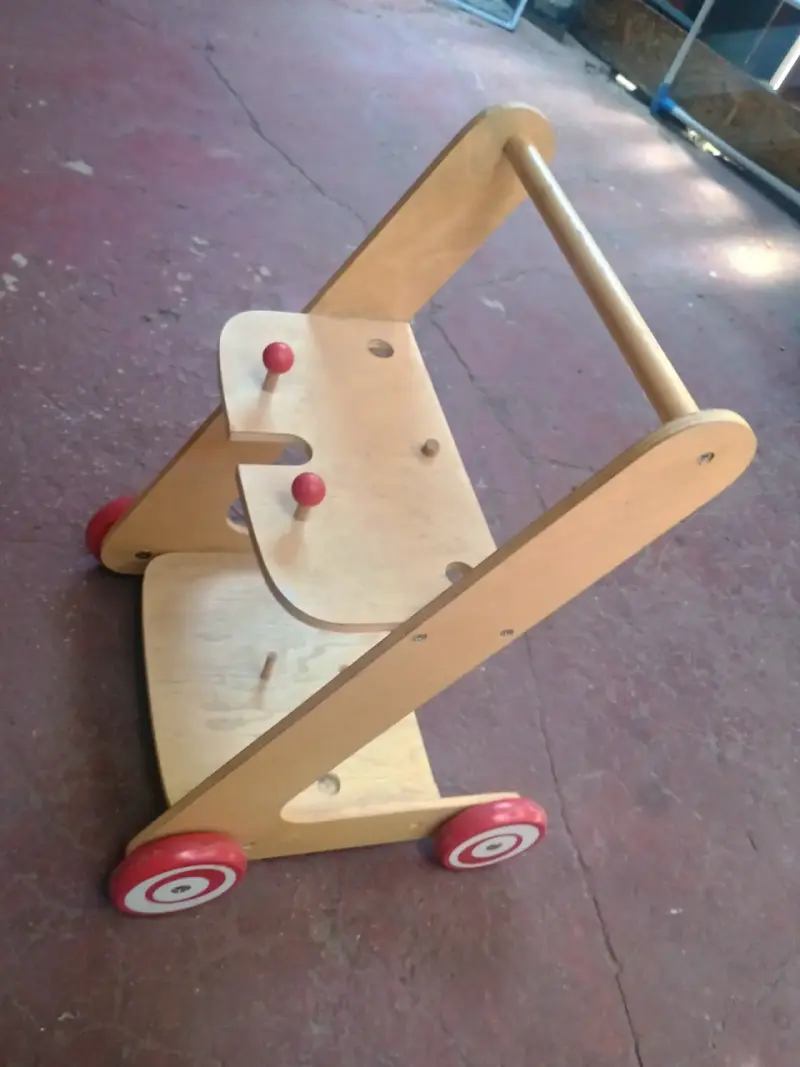 Carrito andador de madera para niños - 2
