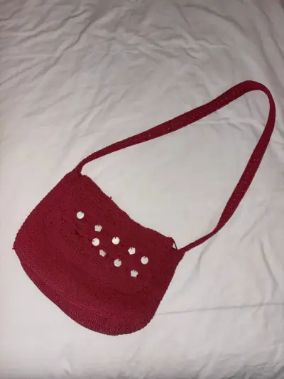 Cartera tejida roja con detalles - miniatura 1